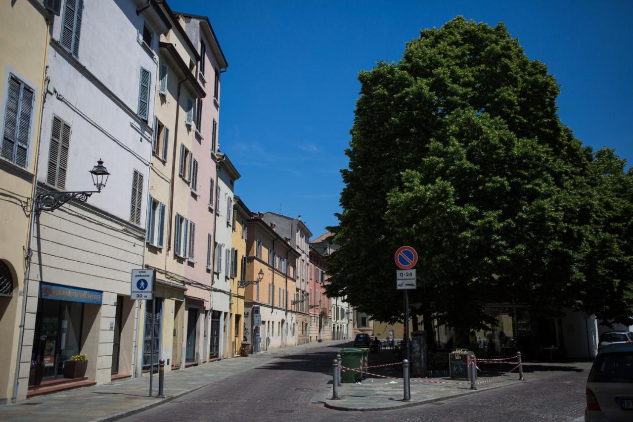 Centro Storico Oltretorrente Apartment Parma Exteriör bild
